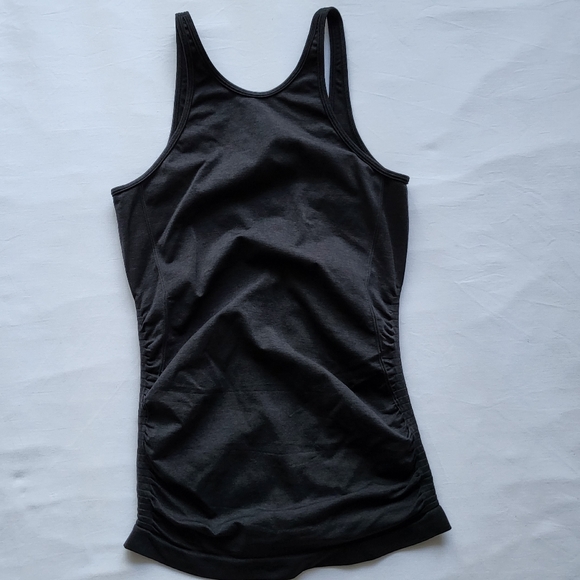 🍋Like New Lululemon In the Flow Tank - Picture 4 of 9